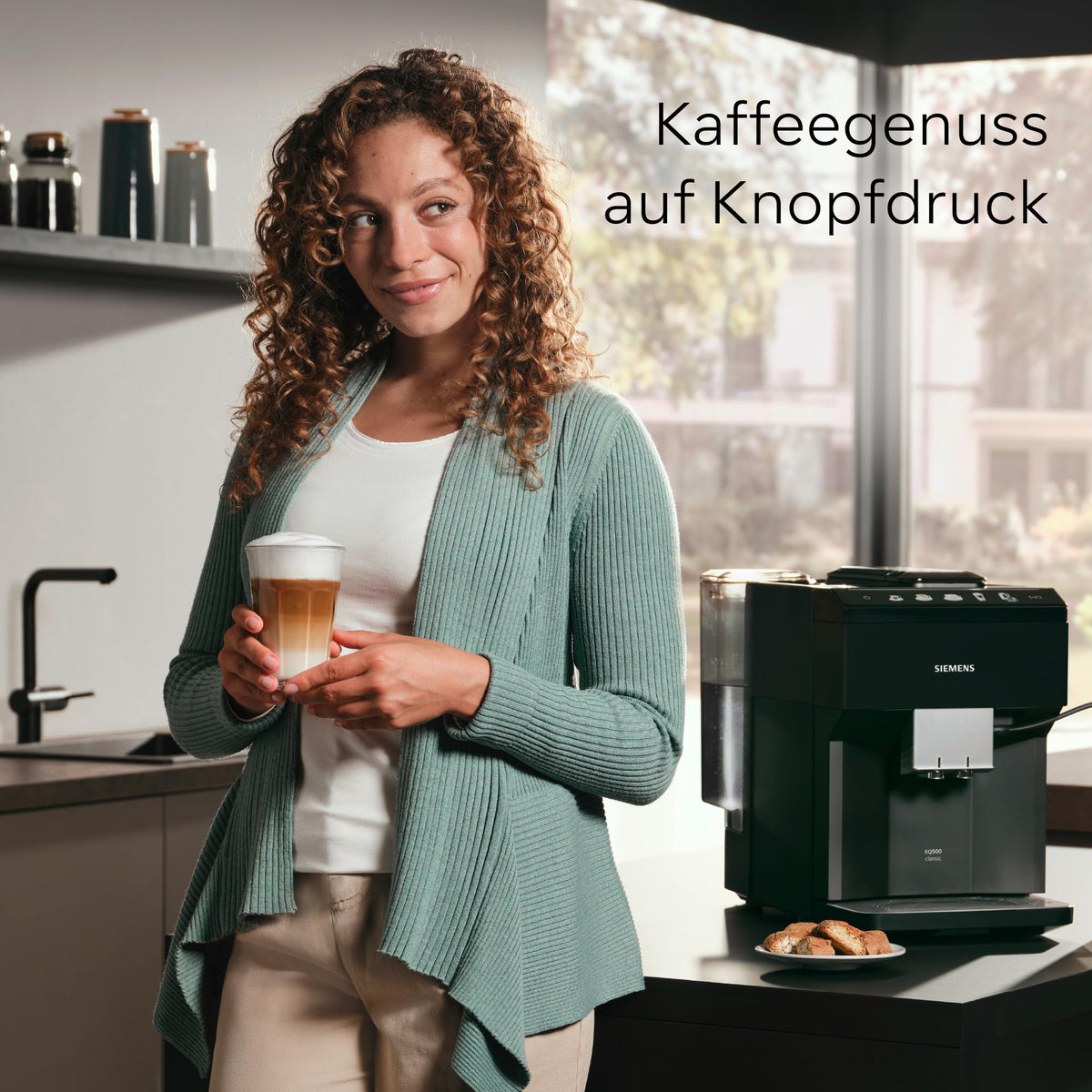 Kaffeevollautomat EQ500 classic mit farbigem TFT-Display und Doppeltassenfunktion, für 5 Kaffee- und Milchgetränke, inkl. Milchschlauch und BRITA