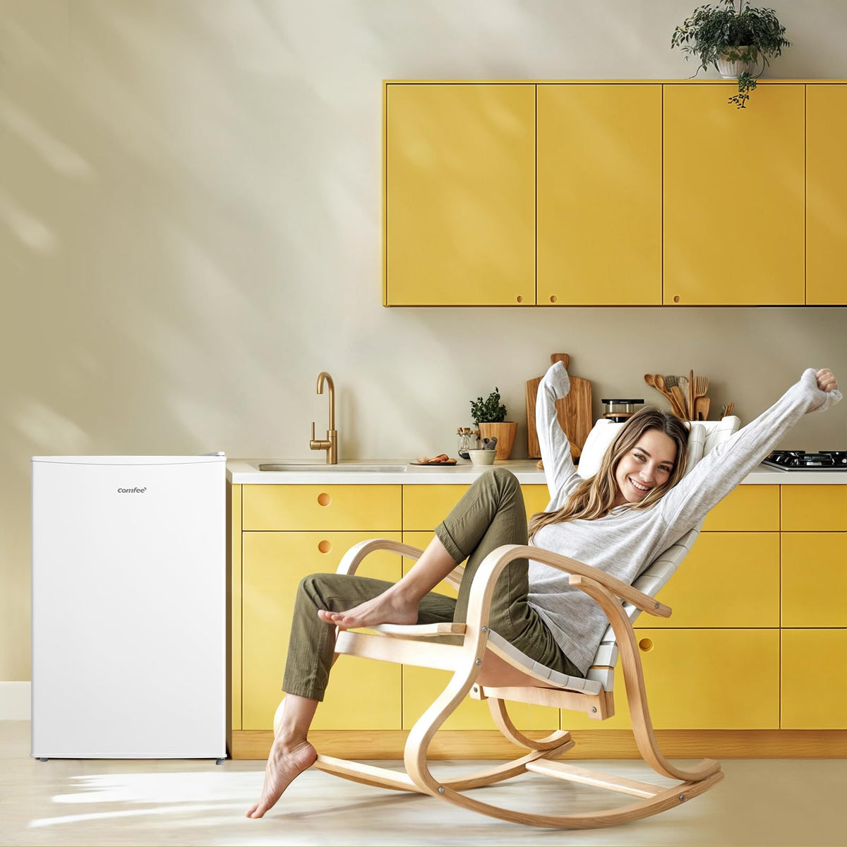 80L Kühlschrank mit Gefrierfach, EEK D, 39 dB, Inverter-Kompressor, freistehend, weiß