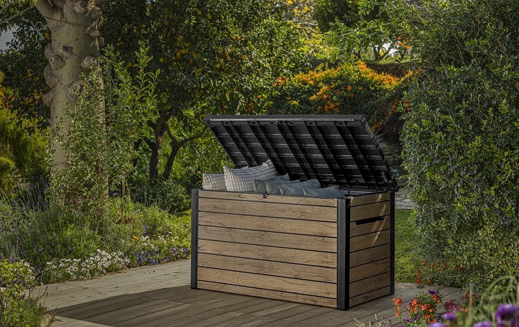 Gartenbox 870 L aus Kunststoff in Holzoptik Pinie, 147 x 83 x 86 cm, mit Gasdruckfedern und abschließbarem Deckel