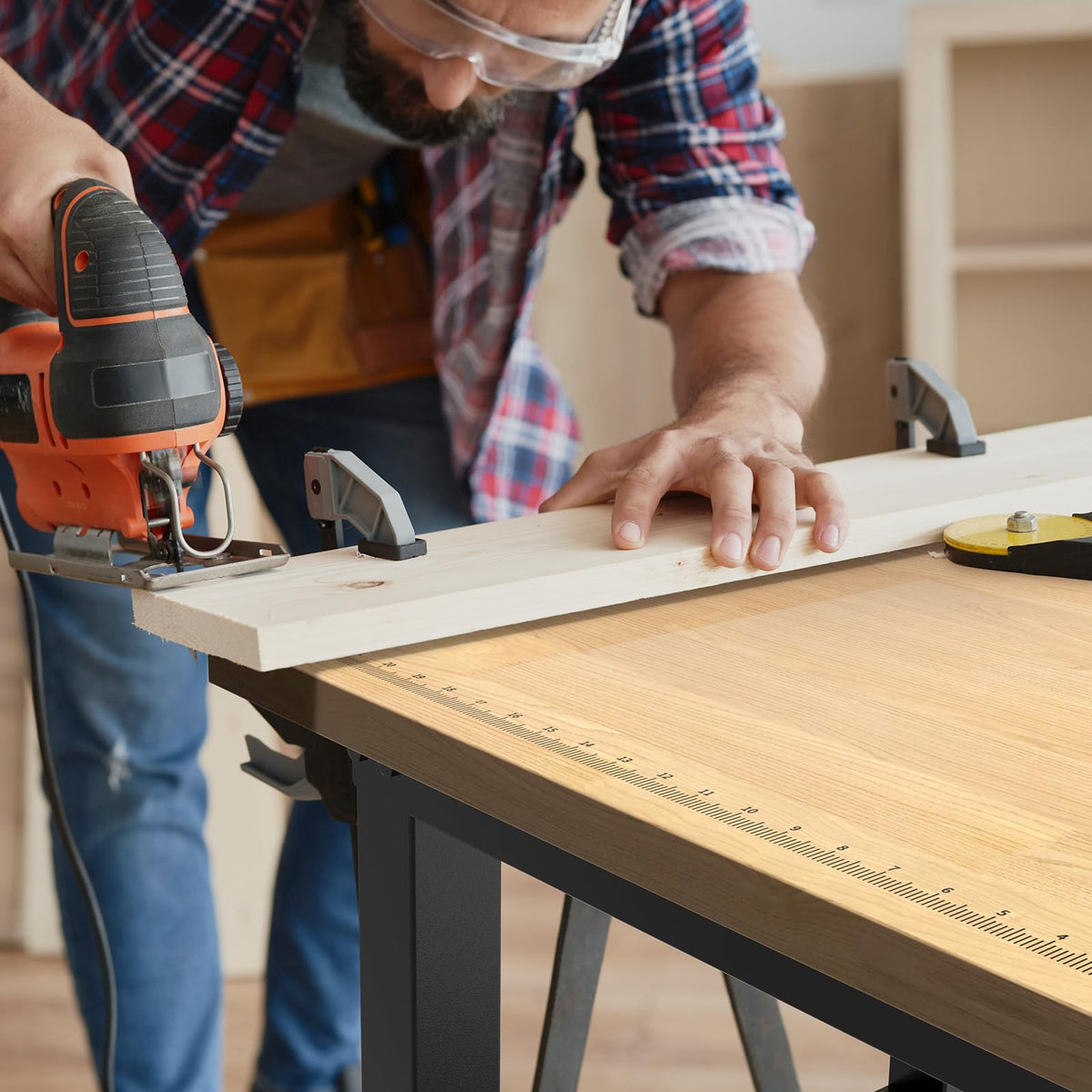 Schwerlast-Werkbank 120 cm aus Gummibaumholz, 5-fach höhenverstellbar von 85 bis 105 cm, mit Steckdosenleiste und USB