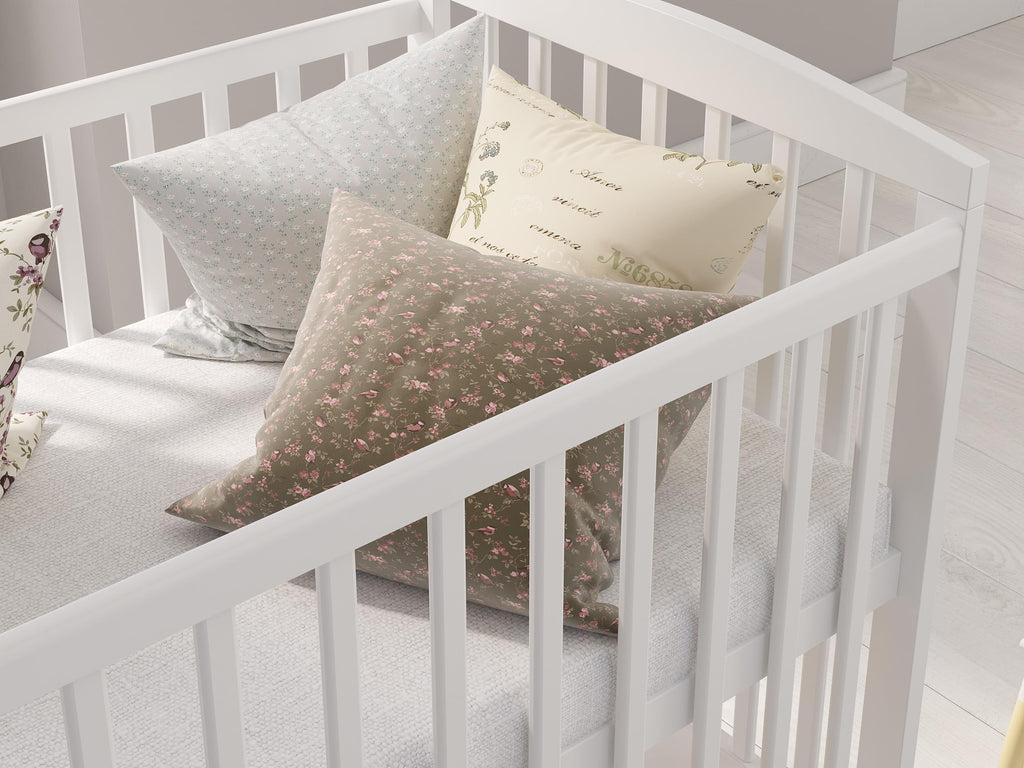 Babybett 120 x 60 cm Modell Jacob aus Kiefernholz mit Schublade Matratze Sicherheitsbarriere und verstellbarer Höhe Weiß
