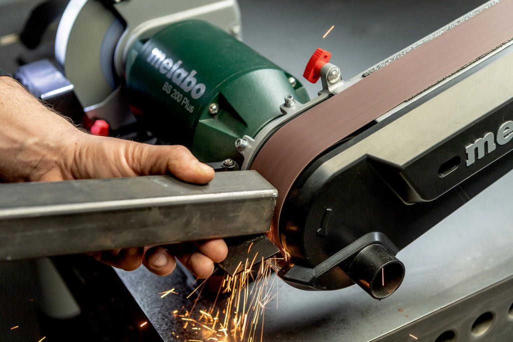 Kombi-Bandschleifmaschine für Holz und Metall mit Schleifband und Schleifscheibe, 240 V, inkl. Schleifscheibe, Schleifband und Zubehör