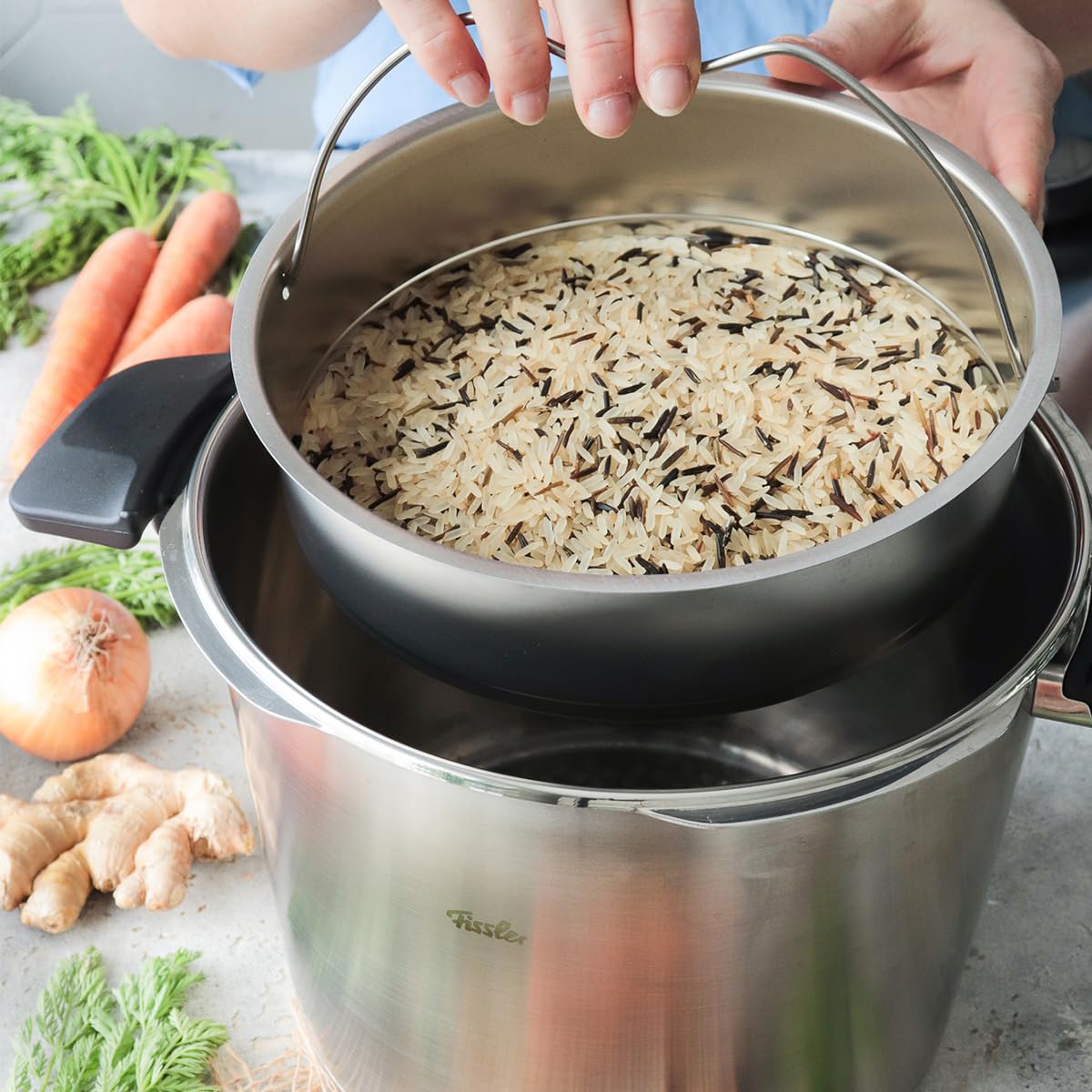 Schnellkochtopf 6 L Ø 22 cm aus Edelstahl mit 4 Garstufen inkl. Dampfgarstufe und Einsatz, induktionsgeeignet