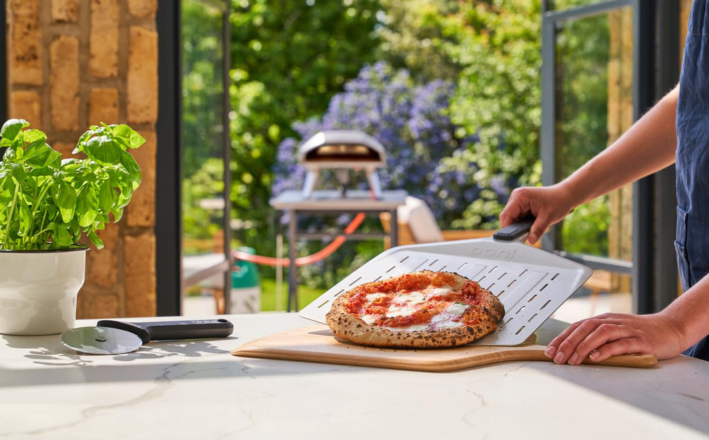 Gas-Pizzaofen Koda 12 für 50 mBar bis 500 °C mit 30 cm Backfläche und tragbarem Design für Garten und Balkon