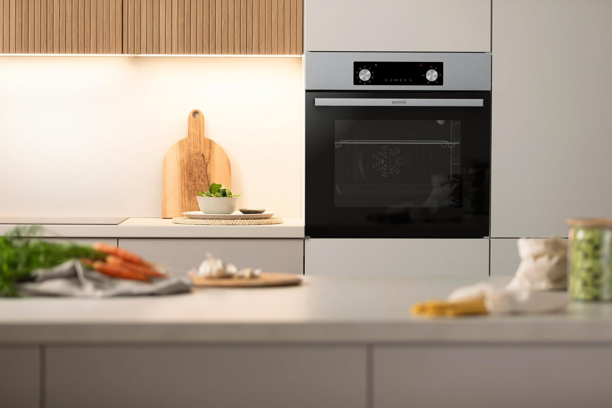 Einbaubackofen 73 L mit BigSpace und Heißluft, 9 Funktionen, EcoClean-Email, EEK A, 250 °C