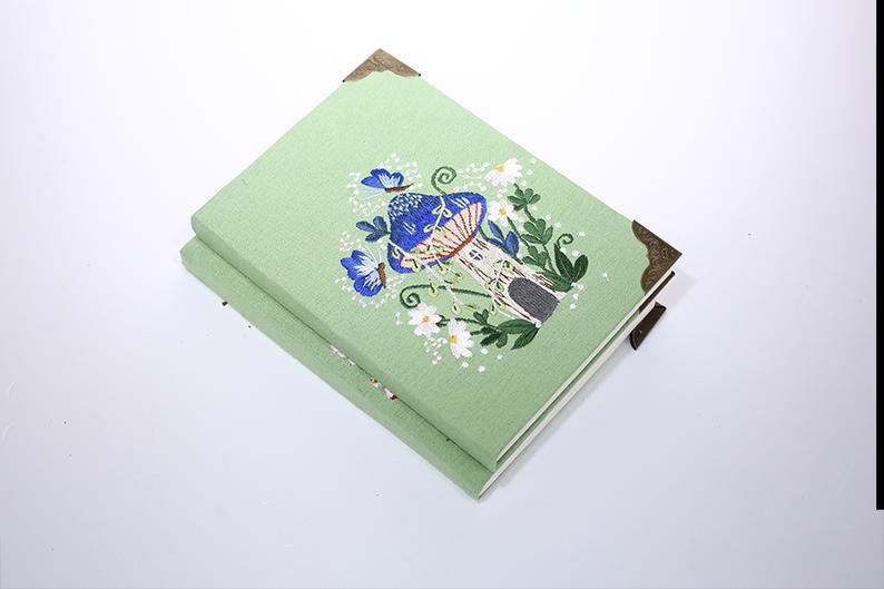 Floral Embroidery Journal: Leinen Notizbuch A5, handgemachtes Gästebuch, 180 Seiten