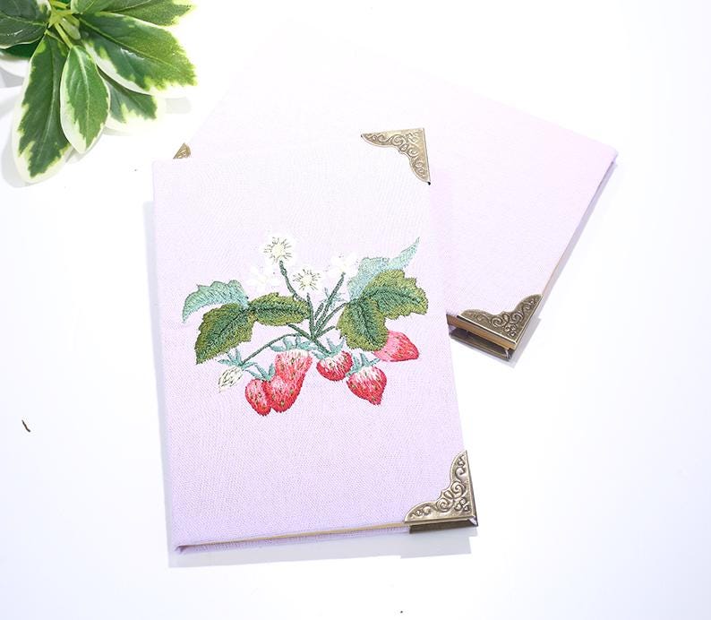 Besticktes Leinen Notizbuch A5, Handgemachtes Blumenmuster, 180 Seiten
