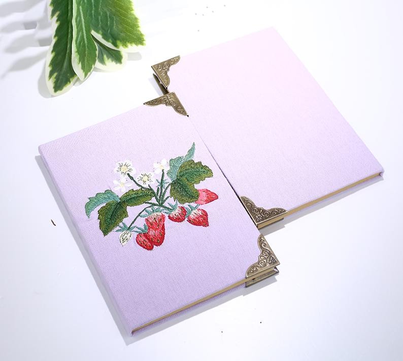 Besticktes Leinen Notizbuch A5, Handgemachtes Blumenmuster, 180 Seiten
