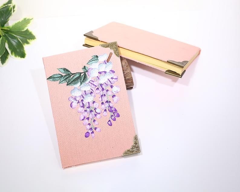 Besticktes Blumen Leinen Notizbuch A5, 180 Seiten, liniert oder blanko
