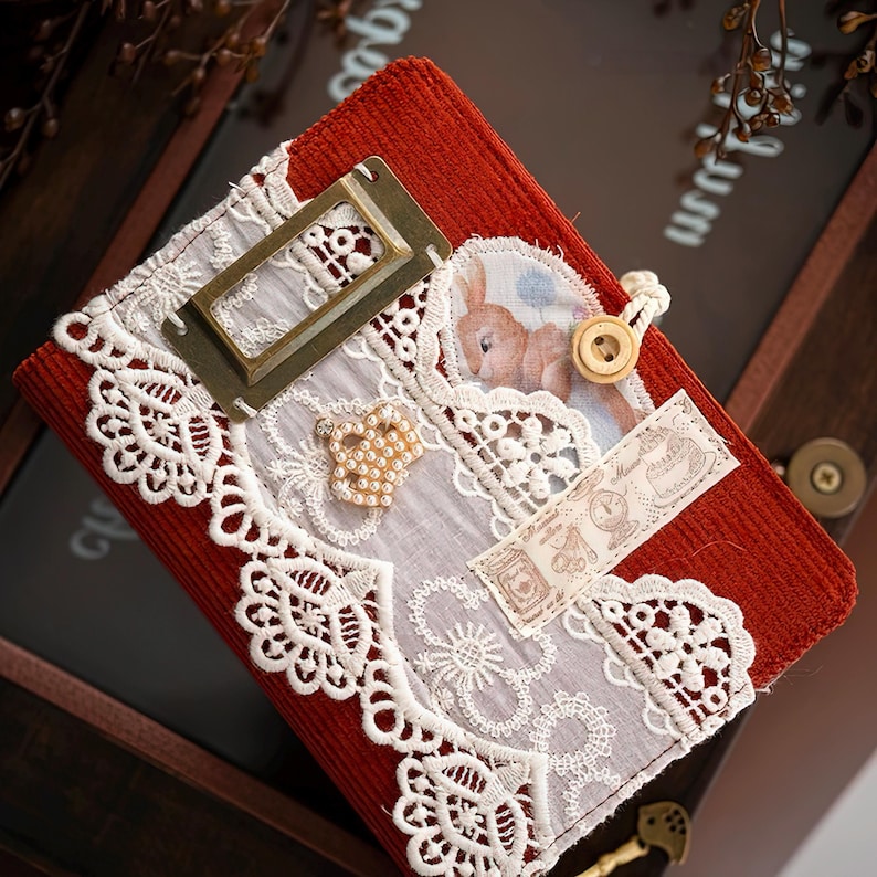 Lace Bunny Besticktes Journal: Handgemachtes Stoff-Notizbuch, A5 A6