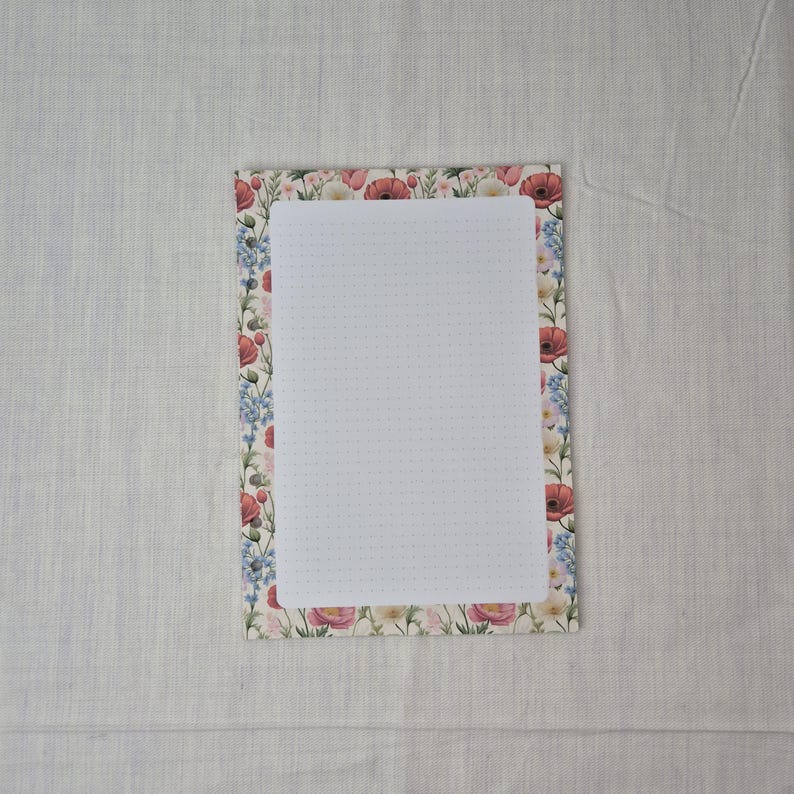 Einlegeblätter A5 Mohnblumen – Dot Grid Notizblätter, 90g/m², gepunktet, perforiert, Ringbuch, Discbuch, 15/30/60 Blatt
