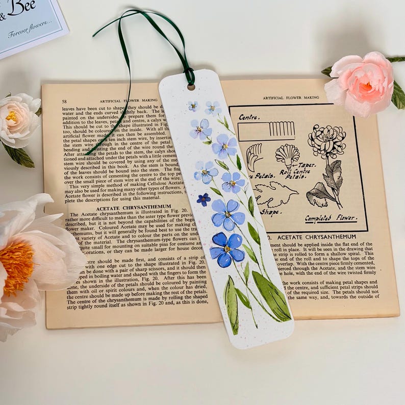 Aquarell Blumen Lesezeichen mit echter gepresster Vergissmeinnicht, handgefertigt, botanisch, 300g Papier