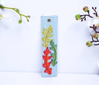 Handgesticktes Leinen Lesezeichen 15x5 cm mit Blumen- oder Tiermotiv